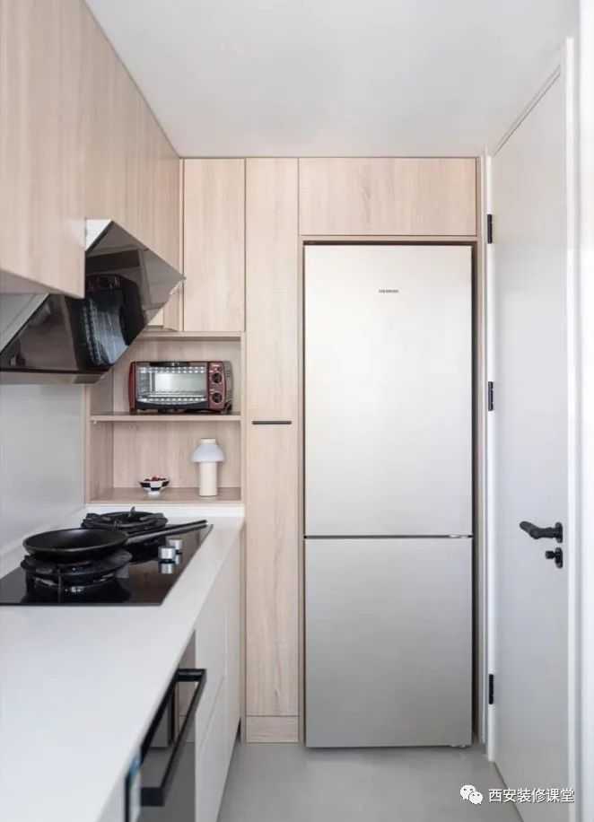 厨房多做两组柜，一横一竖收纳更充足