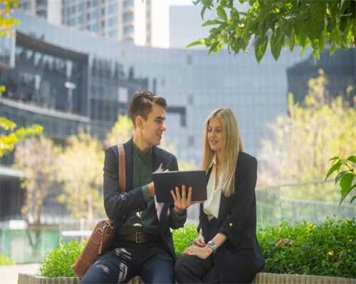 家具出海闯市场 江西南康何以擦亮中国家具世界名片？