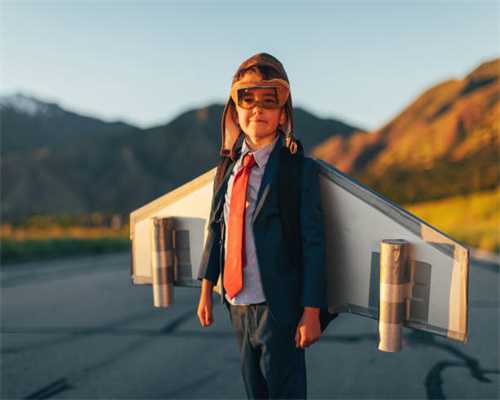 没人做实木橱柜了，贵又容易坏！如今这种材质完美替代，真正大火