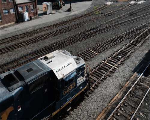 实木与板式家具哪种好，分别有哪些代表品牌？