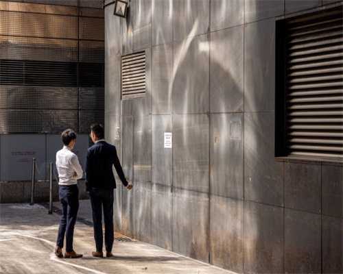 定制柜的柜门，用平板柜门还是造型柜门？细节做对，装修效果更美