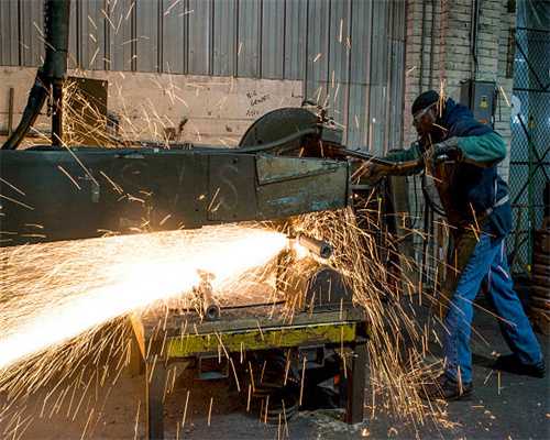 合肥岭湖墅 | 主卧床头做衣柜，床尾放电视，躺床追剧真的爽