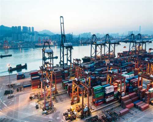 再买房，我一定沙发不靠墙，学她家定制一组柜子，美观实用又大气