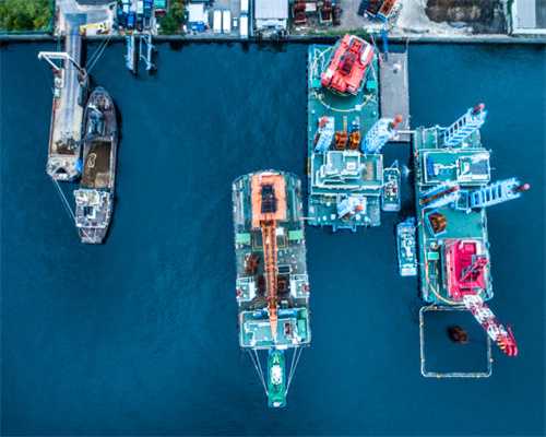 硬板床能治腰椎间盘突出？当心越睡越突出